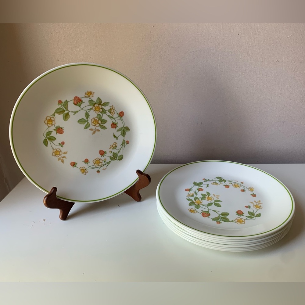 Vintage Corelle Strawberry Sundae Dinner Plates Set of 5